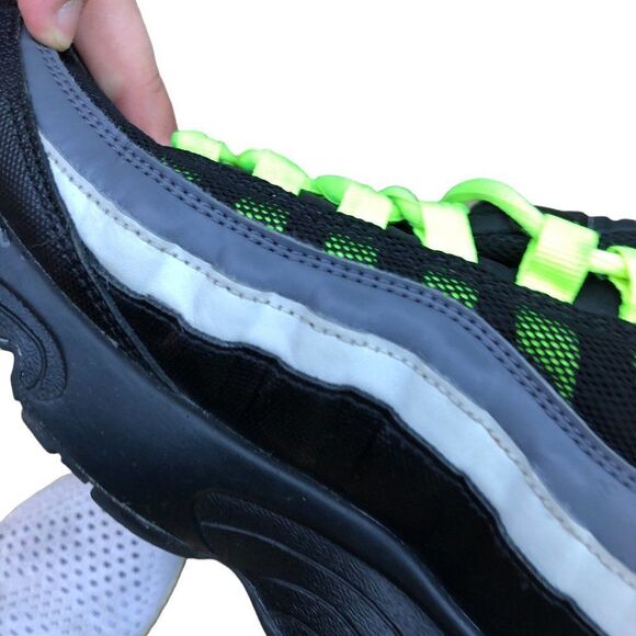Rare 2018 nike air max 95 black volt size 8.5 - Picture 16 of 16